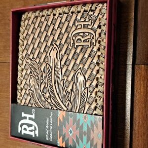 👻Tan Leather Bifold Wallet